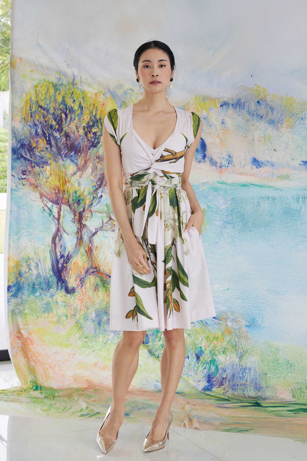 Criss-Cross Tulip Knee Dress (Almond)